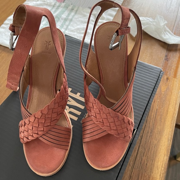 Frye sandals - Picture 4 of 6